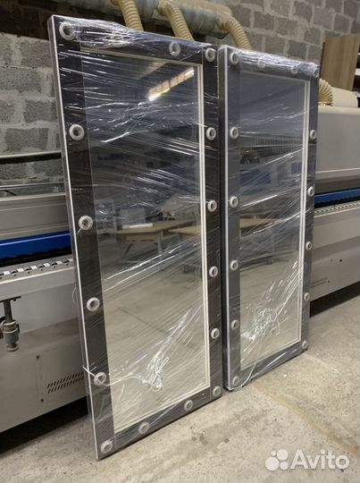 Гримерное зеркало с лампочками