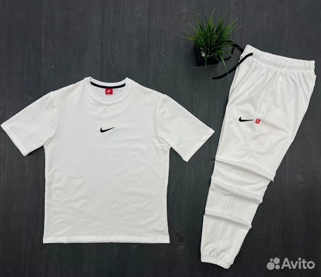 Костюм весенний Nike