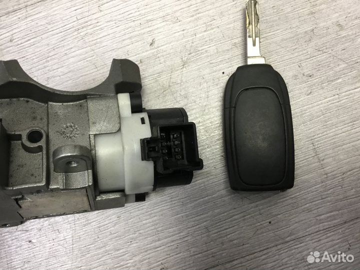 Замок зажигания Volvo Cross Country 2.4 2004