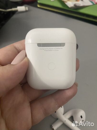 Кейс с наушниками Airpods 2 (не оригинал)