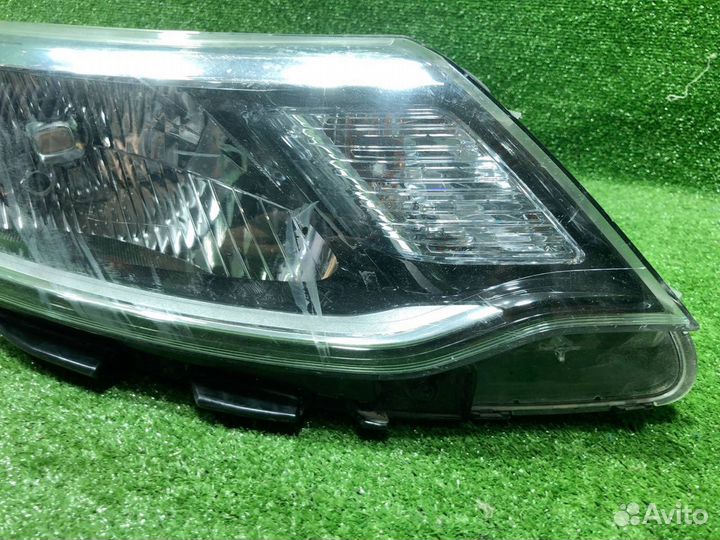 Фара передняя правая Kia Rio UB