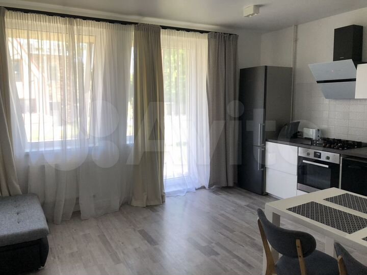 2-к. квартира, 62 м², 1/3 эт.