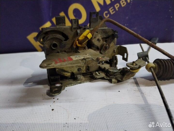 Замок боковой двери передний правый Renault Symbol