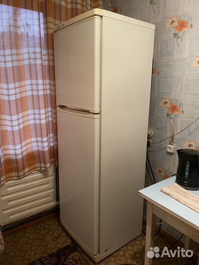 Холодильник Stinol No Frost