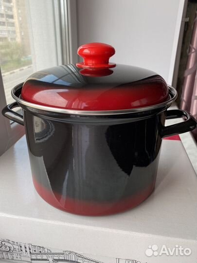 Бронь Кастрюля эмал с крышкой 3,5-4 л новая