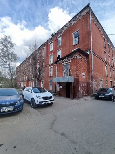 Комната 23 м² в > 9-к., 2/4 эт.