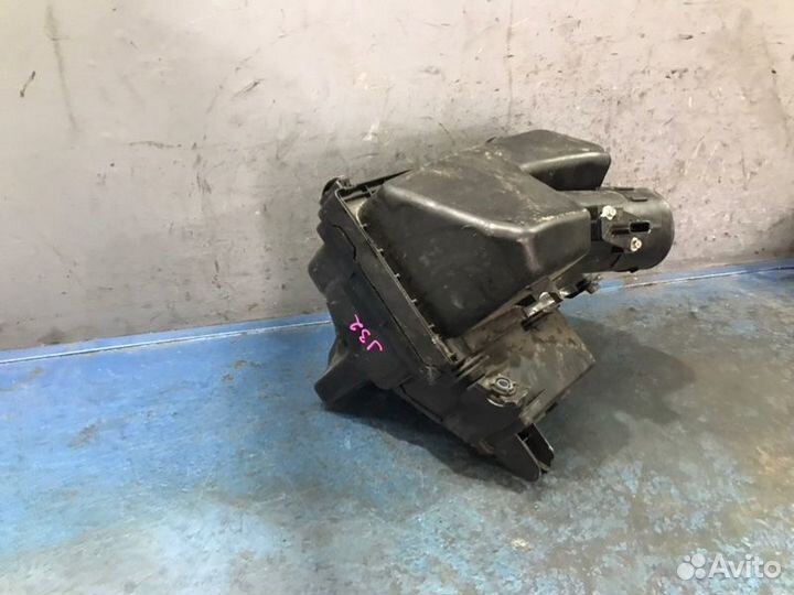 Корпус фильтра Nissan Teana J32