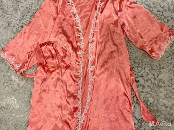 Халат атласный 44