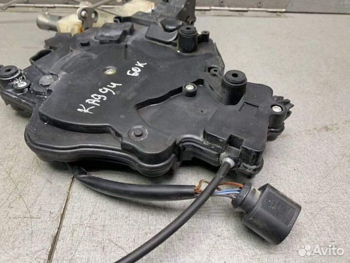 Замок сдвижной двери правый Volkswagen Caddy 3 1.9