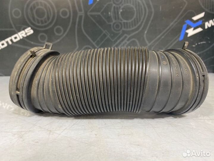 Патрубок воздушного фильтра Audi Allroad C5 BES