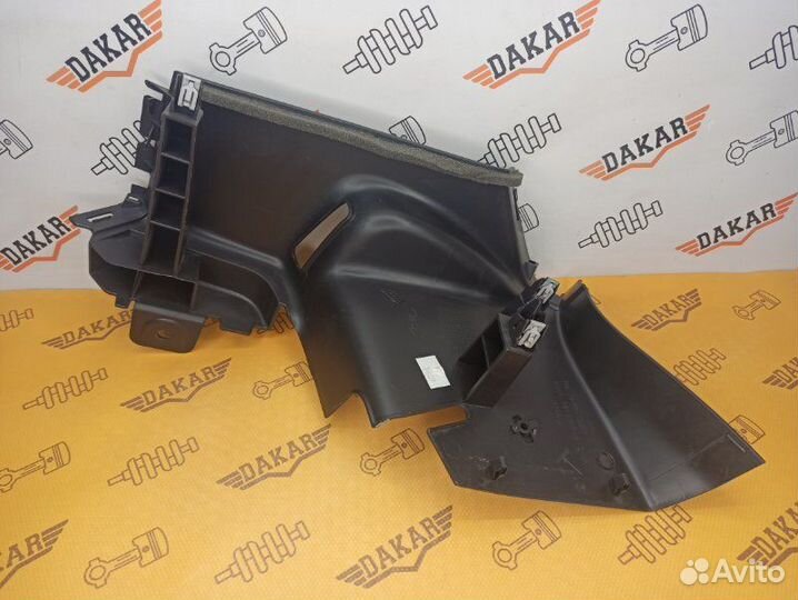 Обшивка стойки стекла задняя правая Ford Focus CB8