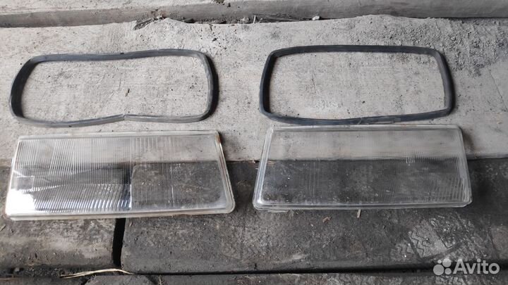 Стекла на фары ваз 2112(левое и правое)