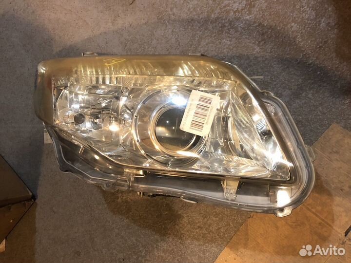 Фара правая Toyota Corolla Fielder/Axio