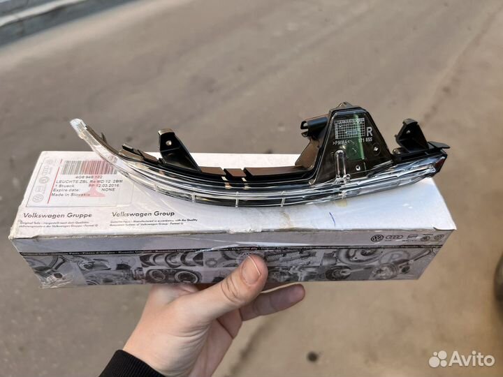 VAG 4G8949102 указатель поворота правый Audi A7