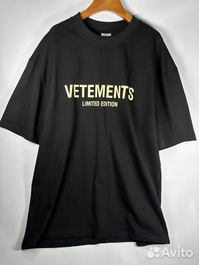 Футболка vetements