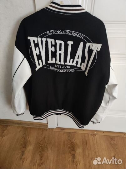 Куртка бомбер