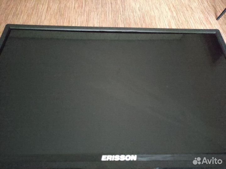 Продам сломанный телевизор на запчасти