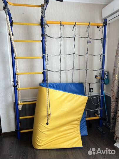 Шведская стенка с матом