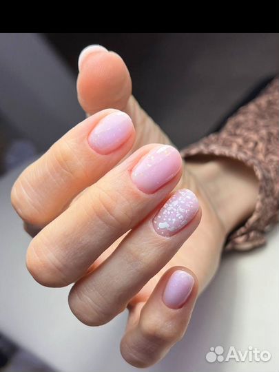 Модель на маникюр