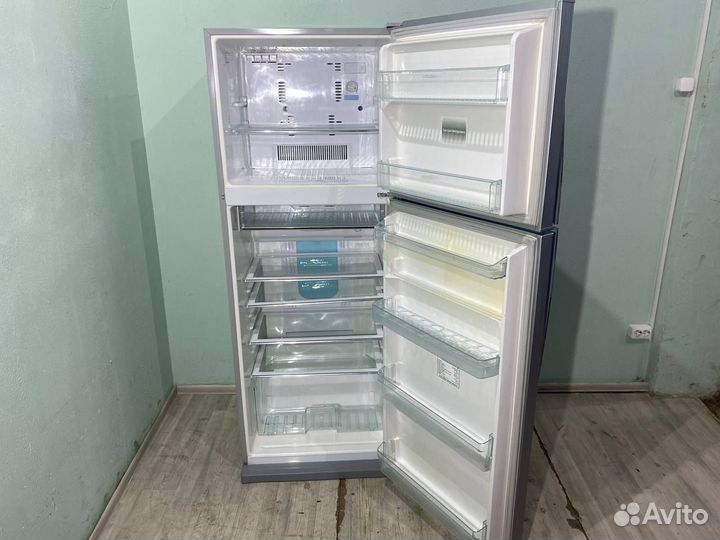 Холодильник Toshiba