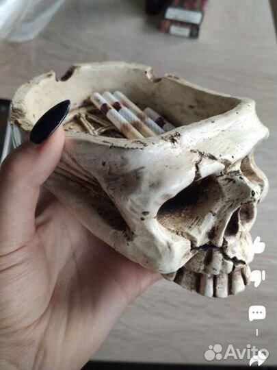 Пепельница череп в шапке