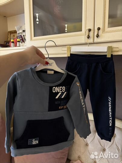 Спортиный костюм на мальчика 92-98