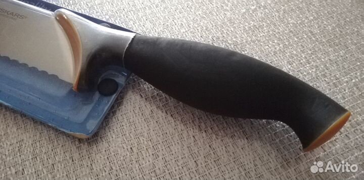 Кухонные ножи, ножи Fiskars, хлебный нож