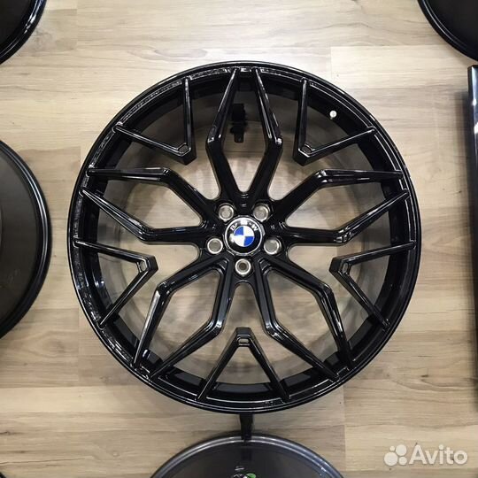 Разноширокие Кованые диски R22 Z-Performance