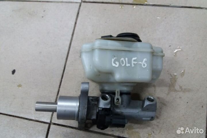 Главный тормозной цилиндр Volkswagen Golf 6