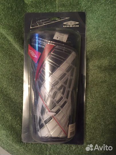 Щитки футбольные umbro, размер L