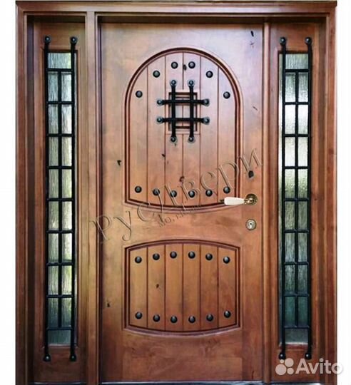 Парадная металлическая дверь для загородного дома