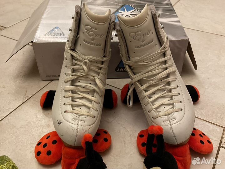 Фигурные коньки jackson Evo (21.5 см стелька)