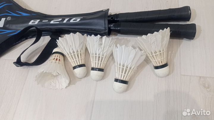 Ракетки для бадминтона