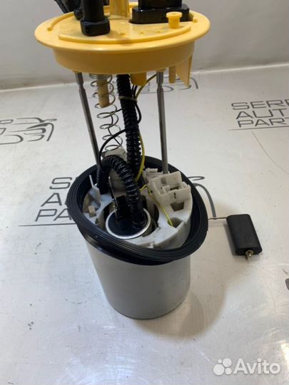 Насос топливный Volkswagen Passat B6 2.0 BMR 2009