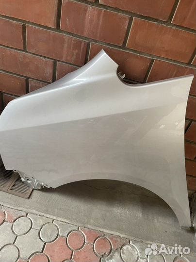 Крылья передние на Тойота Вокси 2007-2010г