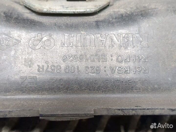 Решетка радиатора Opel Movano 2010, 2011