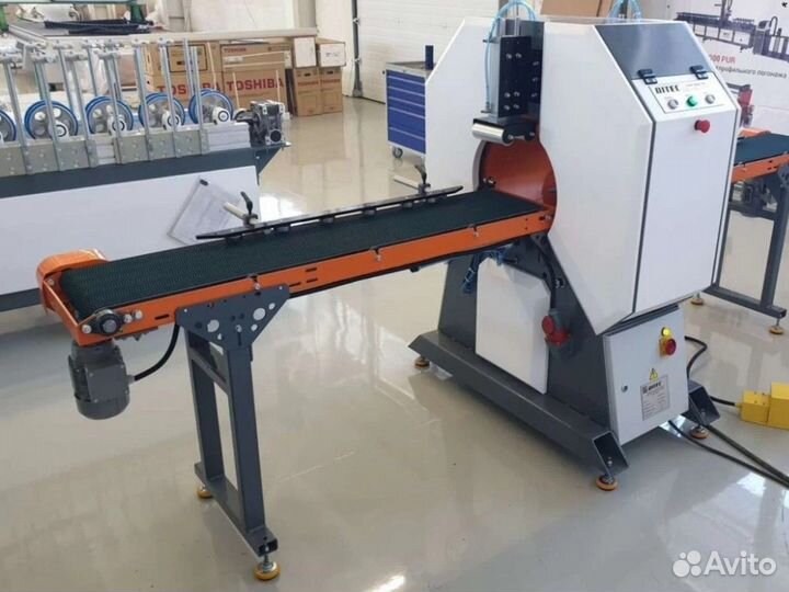 Горизонтальный упаковщик (орбитальный обмотчик)