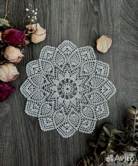 Салфетка ажурная ручной работы
