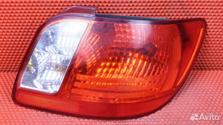 Фонарь задний правый Kia Rio JB G4ED 92402-1G010