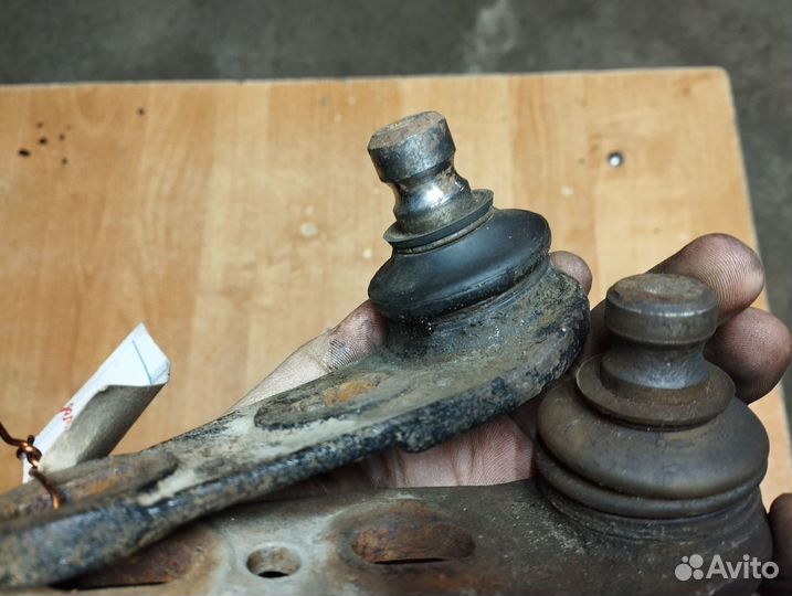 Шаровые рычагов audi 80 B3