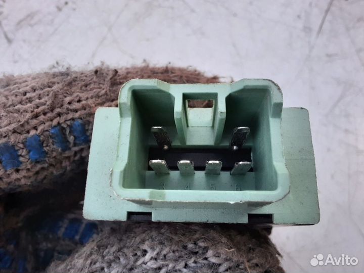 Кнопка обогрева правого сидения Chery Tiggo T11