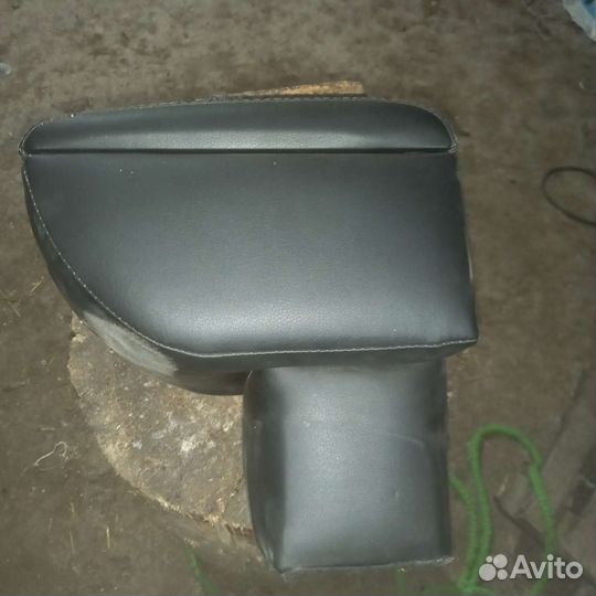 Подлокотник Шевроле Нива