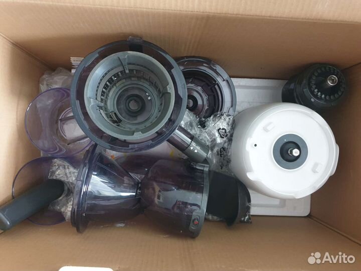 Соковыжималка шнековая