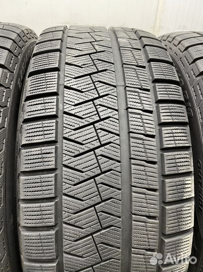 Pirelli Ice Asimmetrico 245/40 R18 97Q