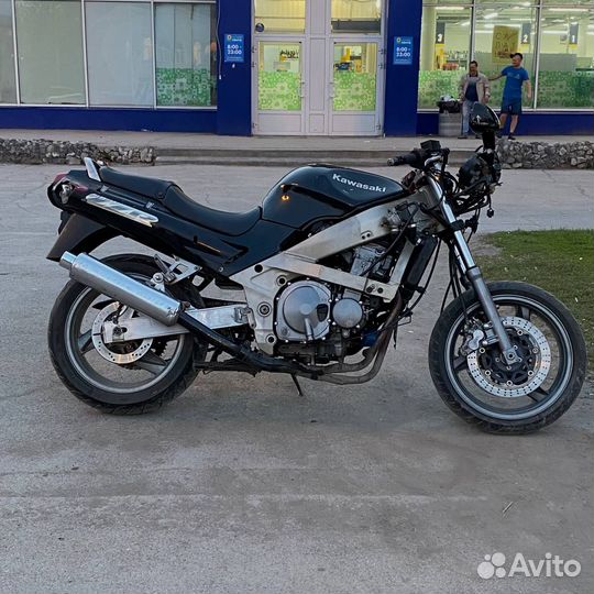 Kawasaki zzr 400-2