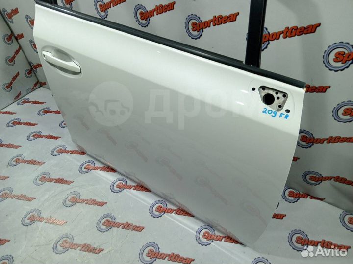 Дверь передняя правая Toyota Prius Alpha ZVW40W