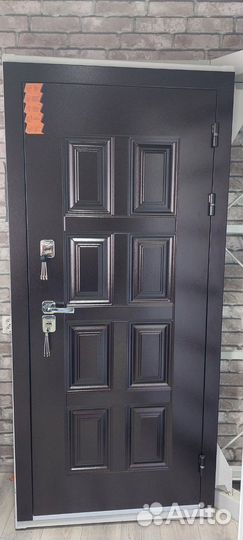 Дверь входная с терморазрывом в коттедж, дом