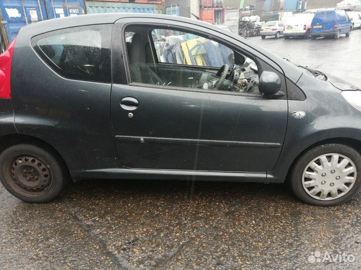 Разбор на запчасти Peugeot 107