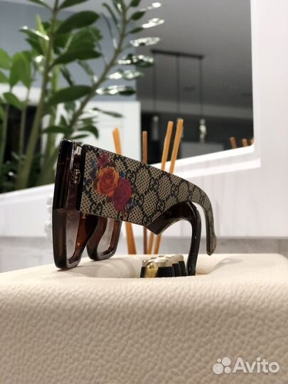 Очки солнечные женские Gucci