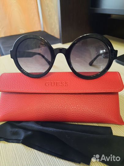 Солнцезащитные очки женские Guess 2 пары